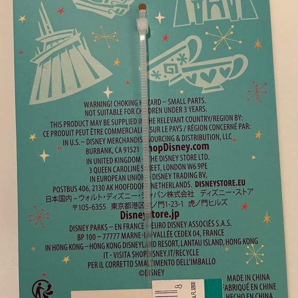 Disney Key Chain - Play in the Park - NEW - Mickey & Minnie - Castle - Cute 🥰 - Picture 3 of 3